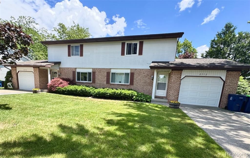 Property Photo: 2312 Darwin Lane MI 48603 3456