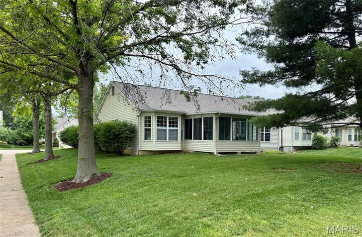Property Photo:  633 Lind Road  MO 63125 