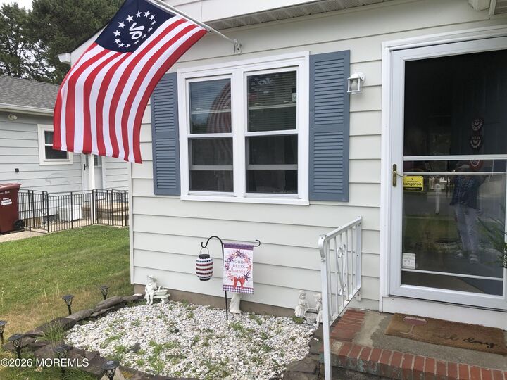 Property Photo:  10 Saint Tropez Court  NJ 08757 