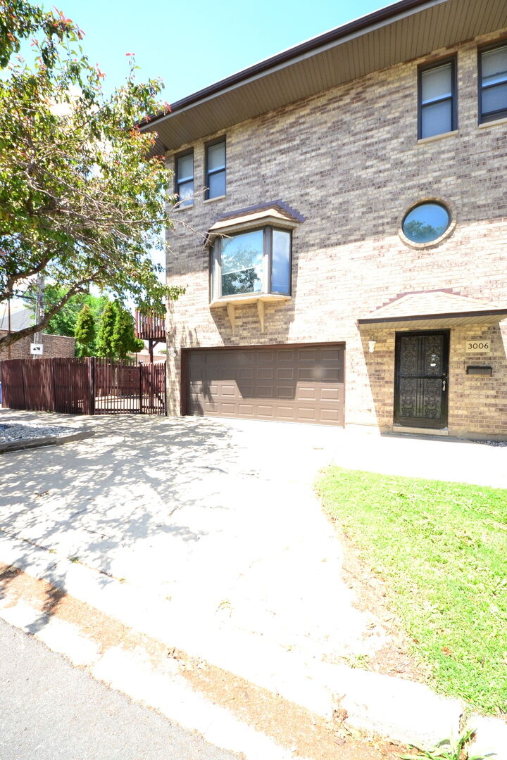 Property Photo: 3006 S Lyman Street 2 IL 60608