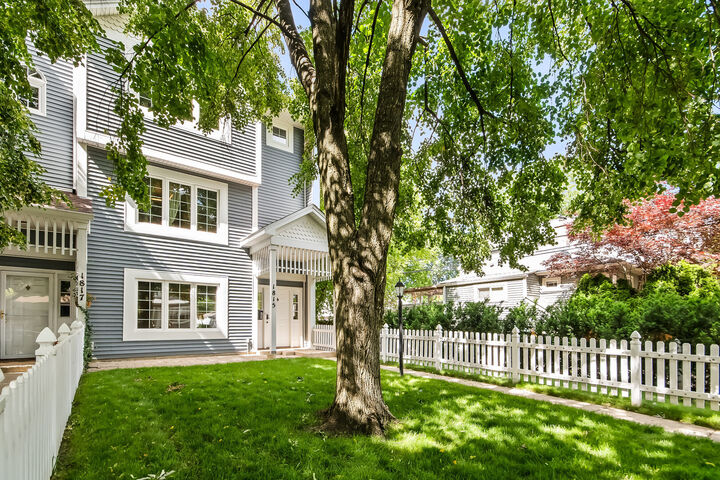 Property Photo:  1815 Crain Street  IL 60202 