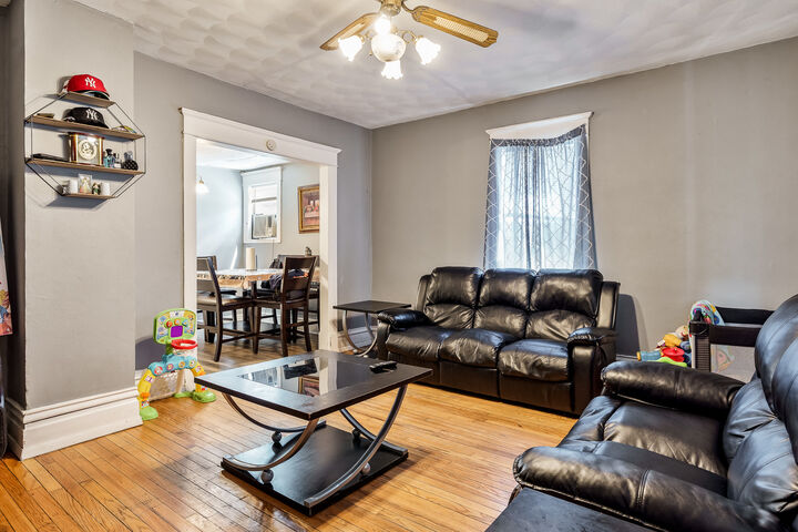 Property Photo:  1121 Preston Street  IL 61102 
