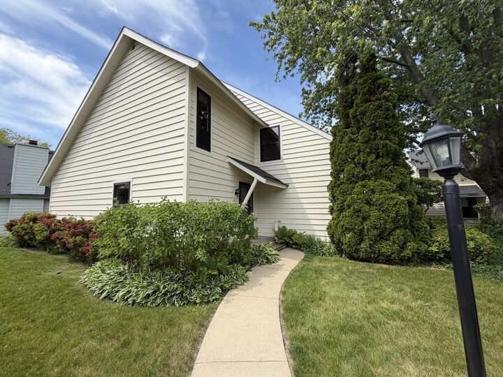 Property Photo:  661 Mitchell Court 661  IL 60031 