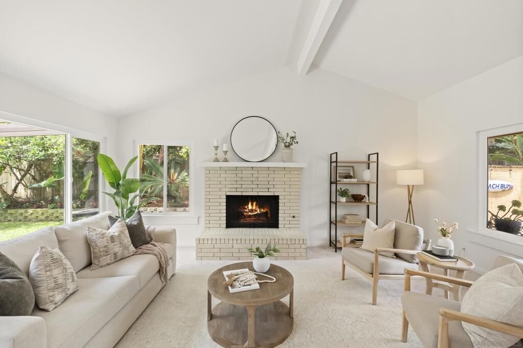 Property Photo:  489 La Costa Ave  CA 92024 