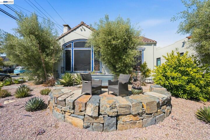 Property Photo: 1800 Versailles Ave CA 94501