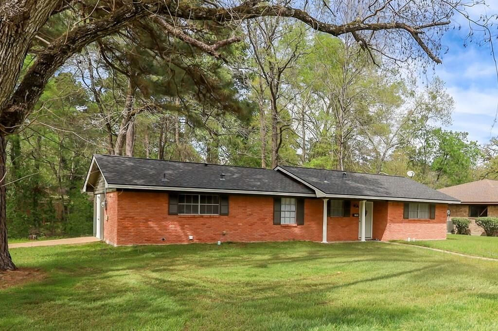 Property Photo:  1406 Russell Avenue  TX 75904 