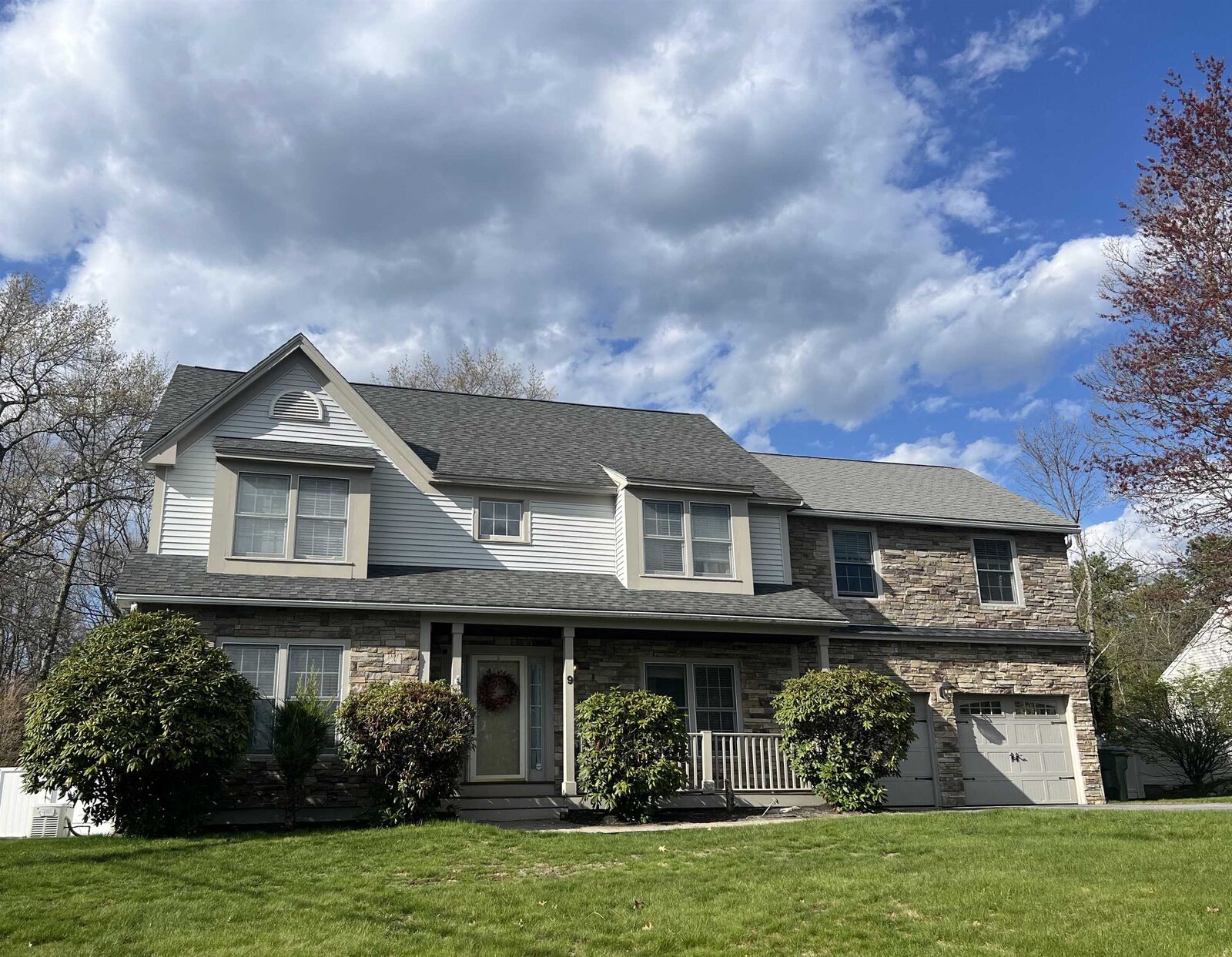 Property Photo:  9 Tennyson Drive  NH 03104 