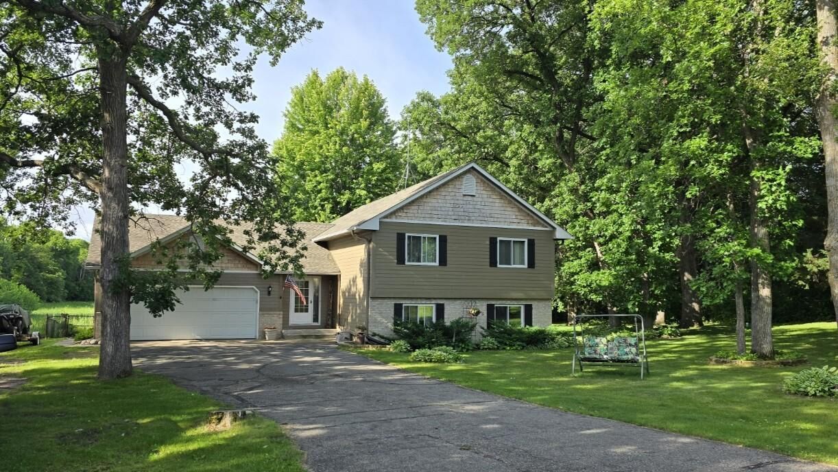 Property Photo:  235 Englewood Road  MN 55320 