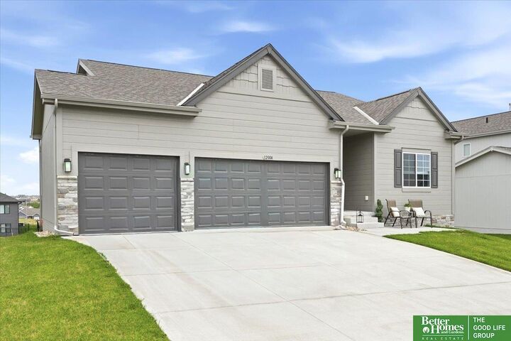 Property Photo:  12004 S 107 Avenue  NE 68046 
