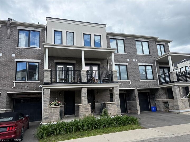 Property Photo:  383 Dundas Street E 38  ON L8B 1X6 