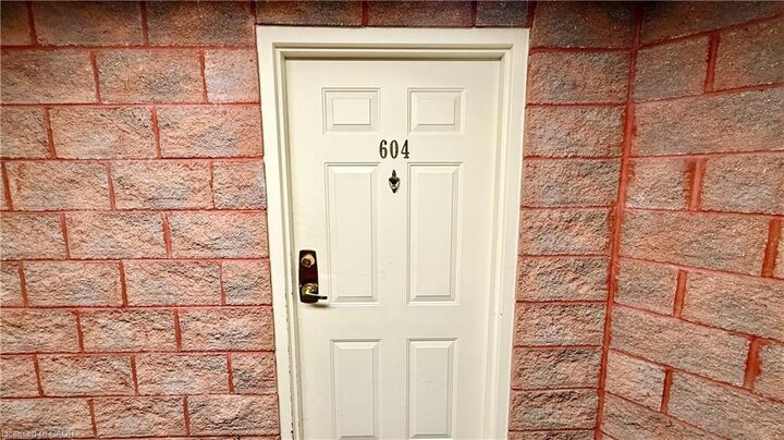 Property Photo: 5 Mill Pond Court 604 ON N3Y 5J6