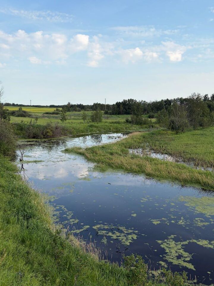 Property Photo: SE 26-52-3 W4 Twp Road 524 AB T0B 2X0