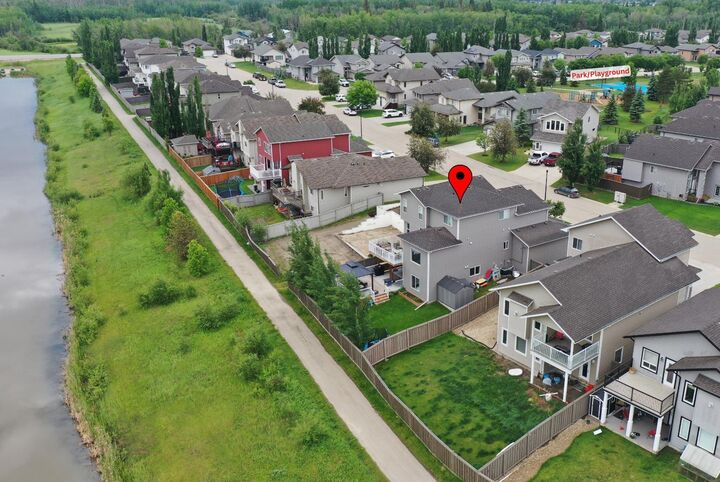 Property Photo: 7033 85 Street AB T8X 0J3