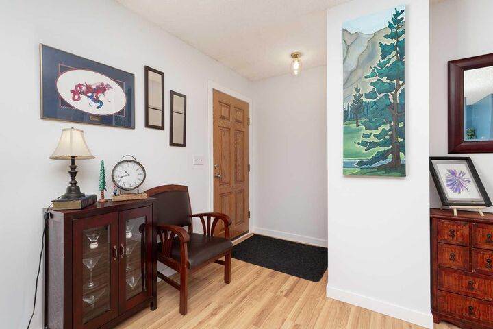 Property Photo:  16 Simon Fraser Boulevard W  AB T1K 4L4 