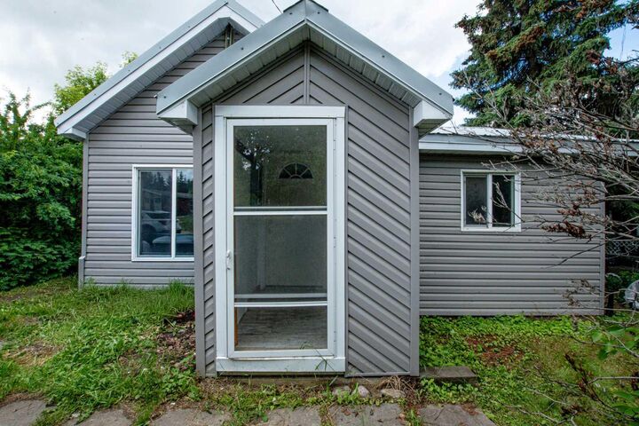 Property Photo: 206 7th Street AB T0H 0C0