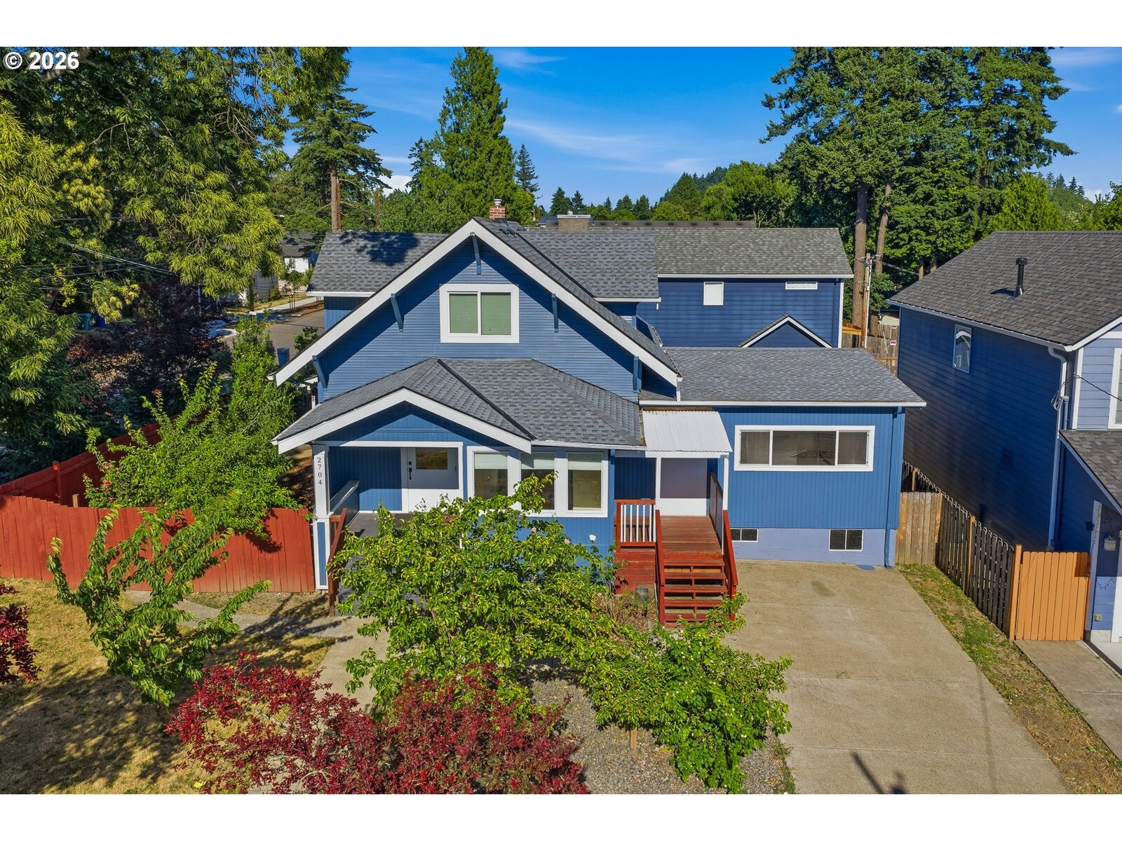 Property Photo:  2704 SE 84th Ave  OR 97266 