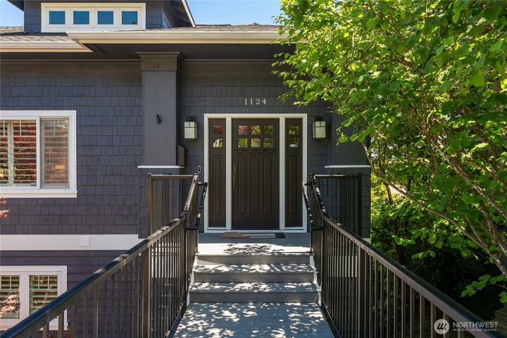 Property Photo:  1124  Lake Washington Boulevard S  WA 98144 