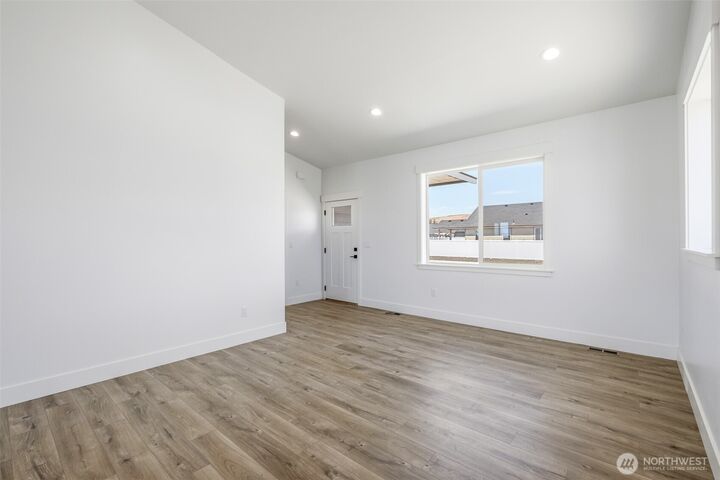 Property Photo: 112 Sunwest Drive WA 98823