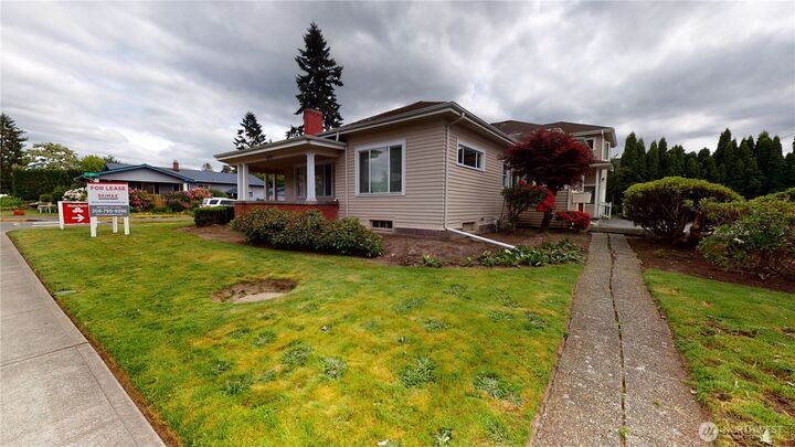 Property Photo: 840 E Main St 101 WA 98002