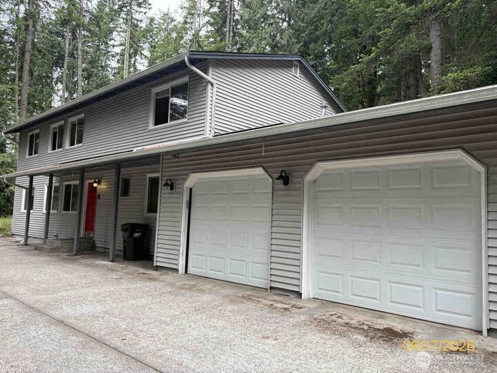 Property Photo: 24404 SE Mirrormont Boulevard WA 98027