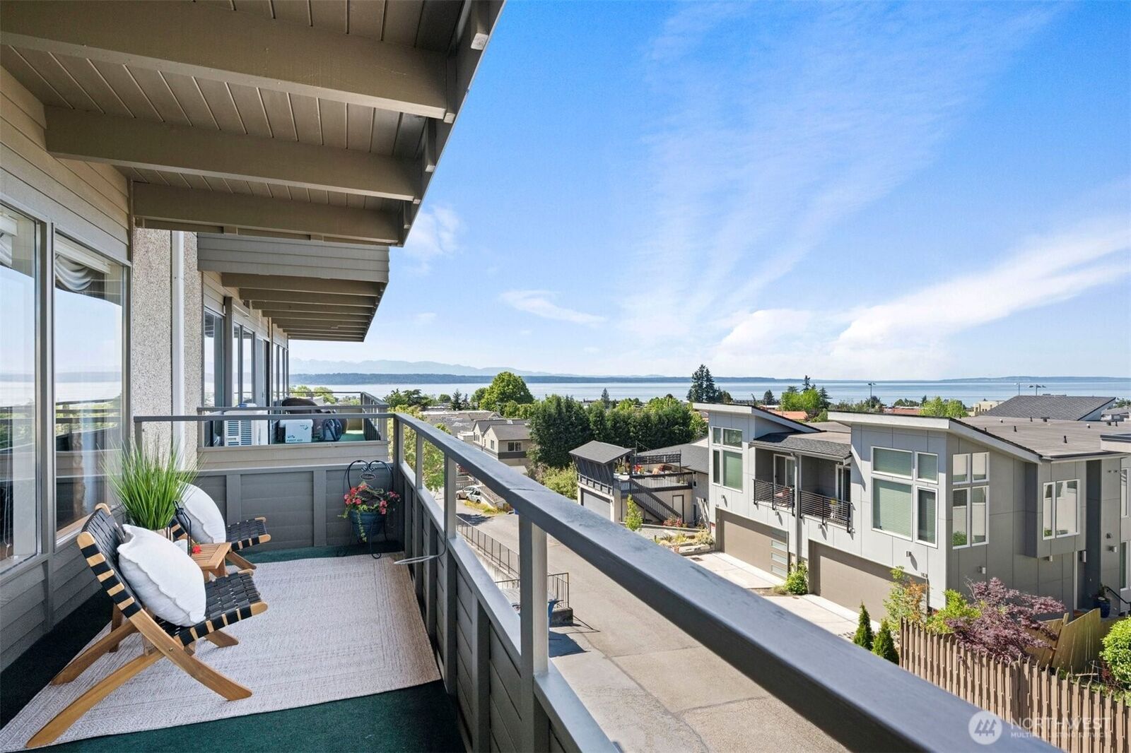 Property Photo: 655 Main Street 305 WA 98020