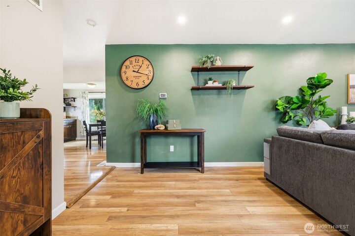 Property Photo:  411  23rd Avenue  WA 98354 