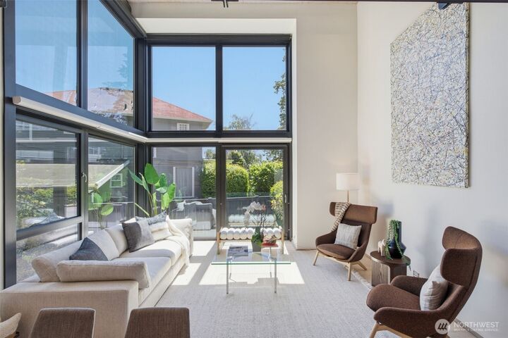 Property Photo:  301  Lee Street  WA 98109 