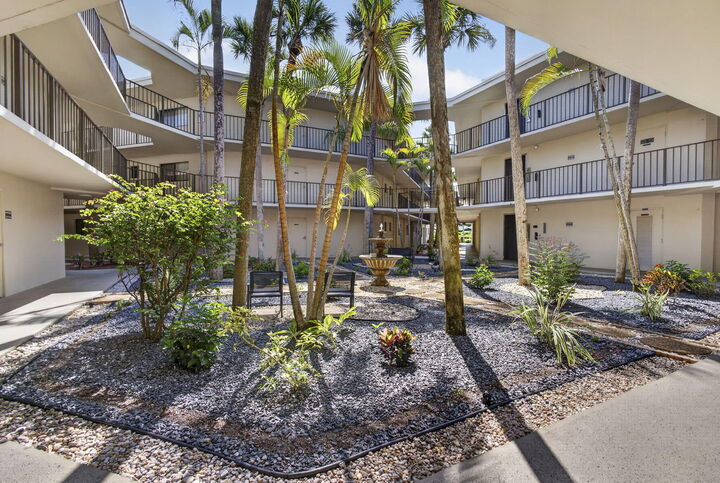 Property Photo: 5340 Las Verdes Circle 307 FL 33484