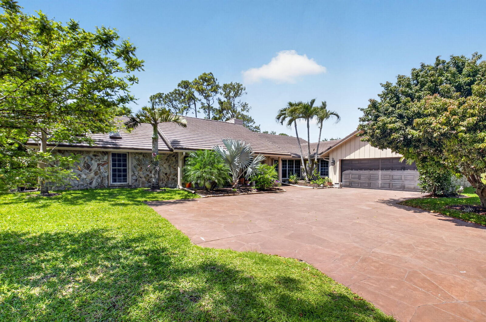 Property Photo: 7332 Estrella Court FL 33433