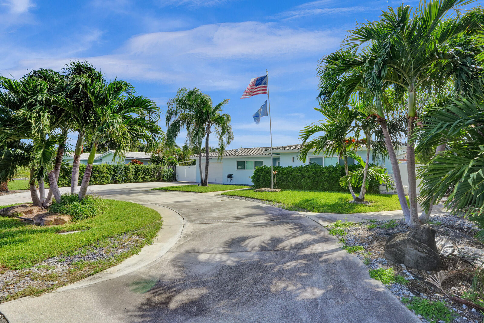 Property Photo:  604 NE 25th Avenue  FL 33062 
