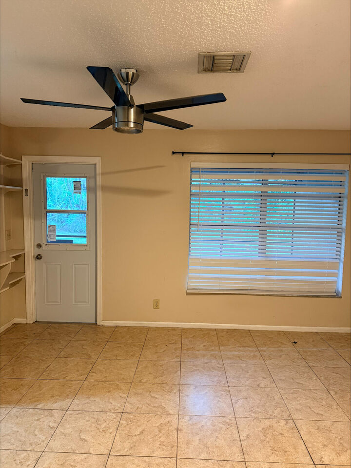 Property Photo: 1430 NW 93rd Terrace FL 33071