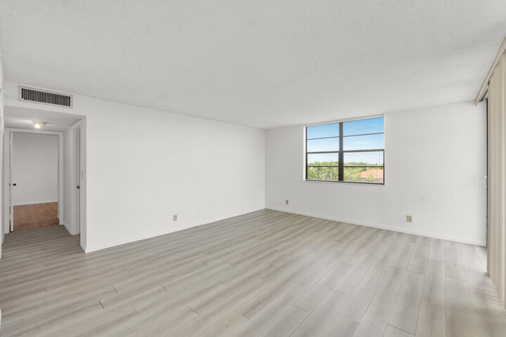 Property Photo: 6190 Woodlands Boulevard 513 FL 33319