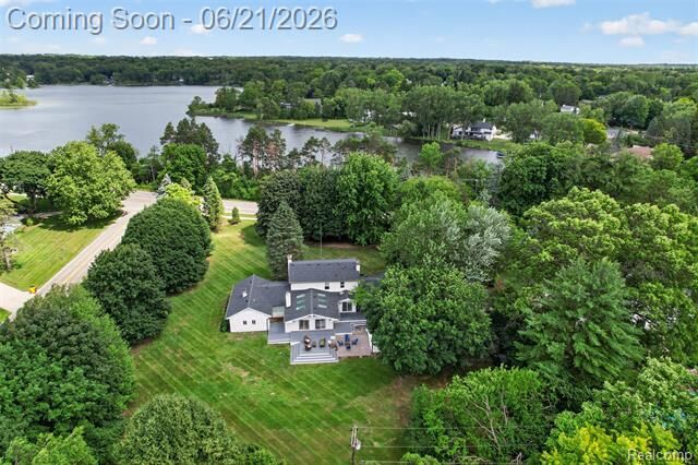 Property Photo:  3885 Quarton Road  MI 48302 