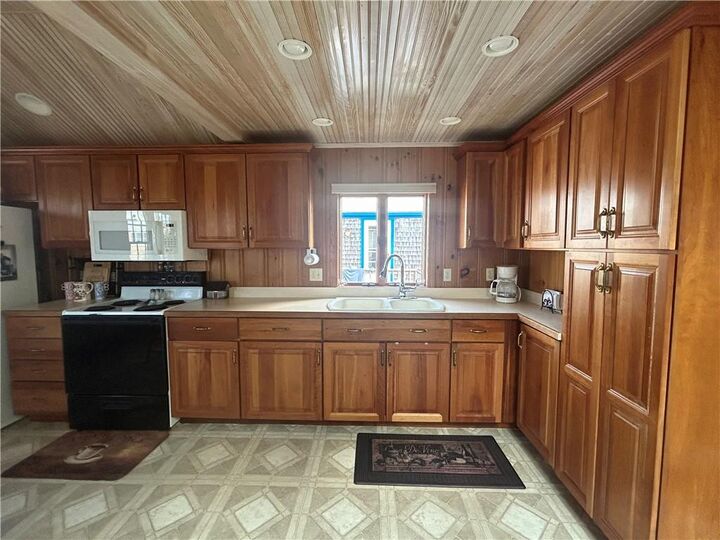Property Photo:  25 Champlin Avenue  RI 02879 