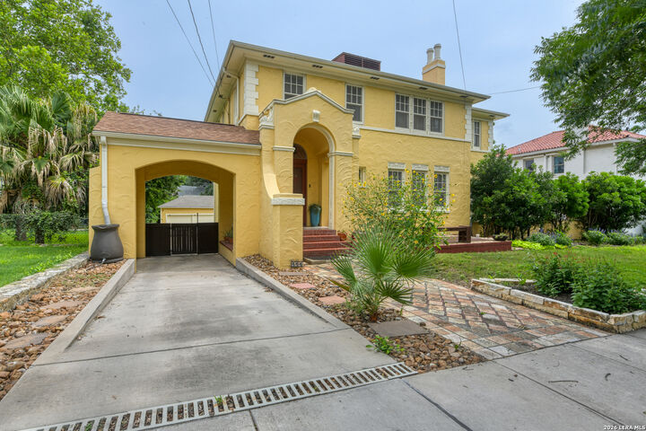 Property Photo: 141 E Magnolia Ave TX 78212