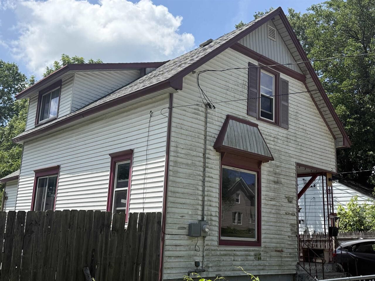Property Photo:  512 Roosevelt Avenue  WI 53511 
