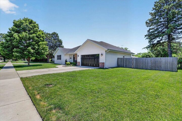 Property Photo:  2232 Rutledge Avenue  WI 53545 