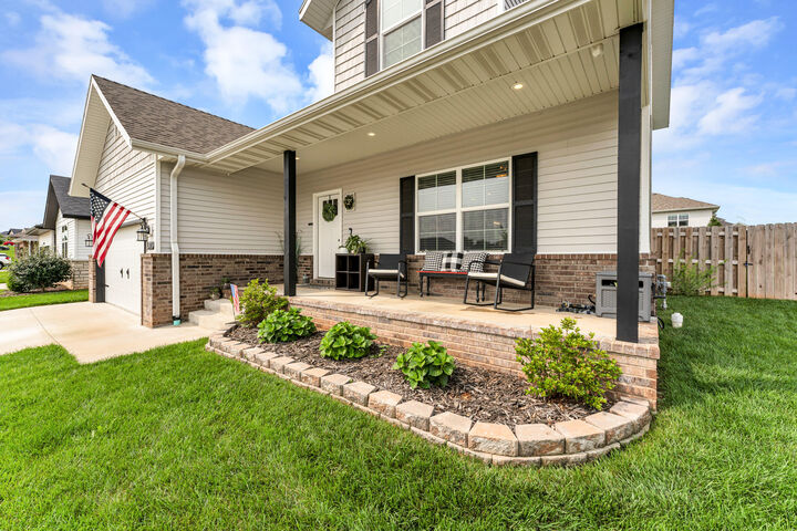 Property Photo:  841 E Acacia Lane  MO 65714 
