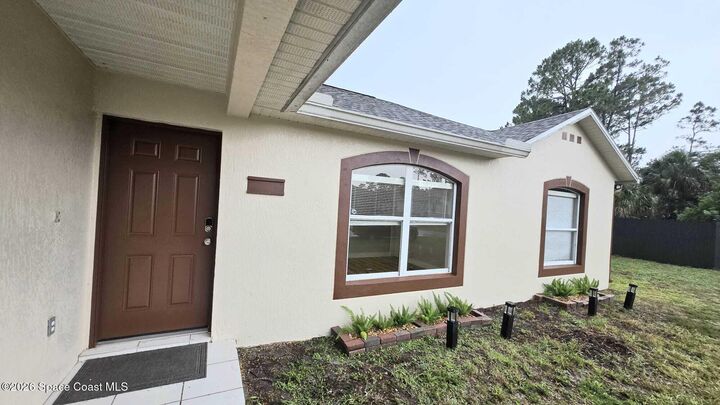 Property Photo:  580 Harrisburg Street SW  FL 32908 
