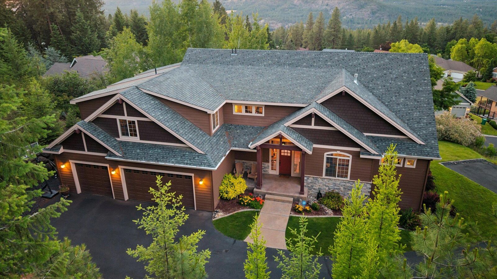 Property Photo: 1829 W Pepper Ln WA 99218