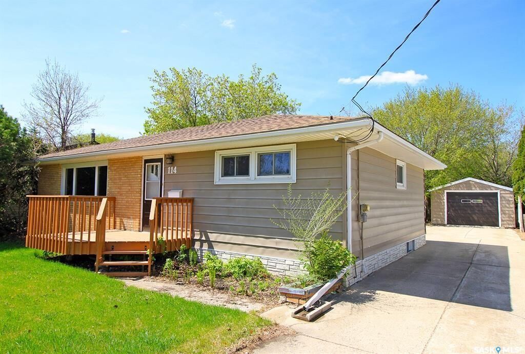 Photo de la propriété:  114 Gladstone Avenue S  SK S3N 2B5 