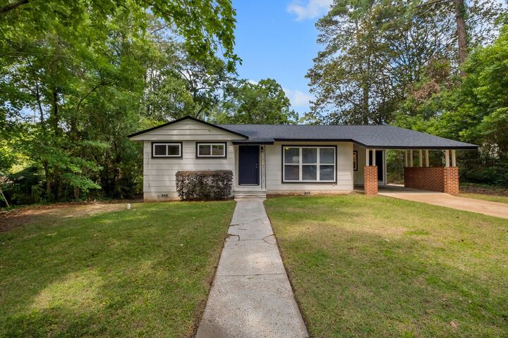Property Photo: 944 Spottswood Drive FL 32308