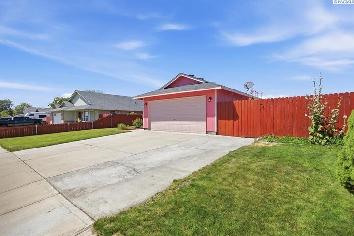 Property Photo:  6615 Comiskey Drive  WA 99301 
