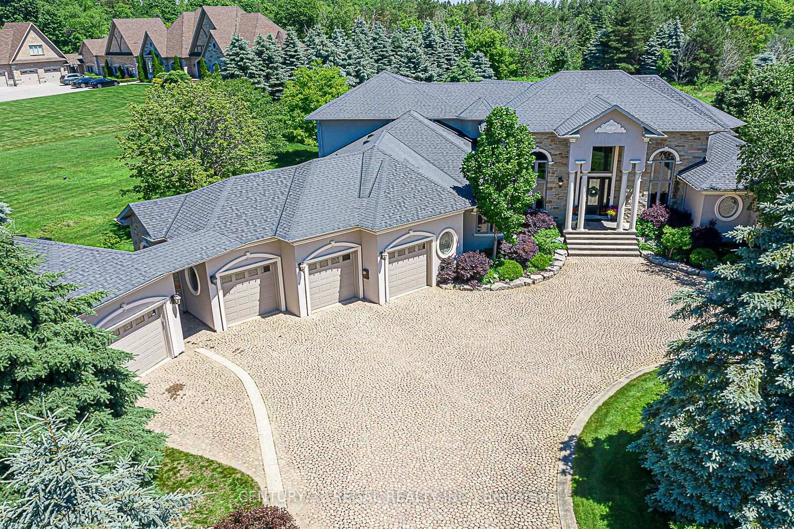 Property Photo:  16 Lake Woods Drive  ON L4A 1P9 