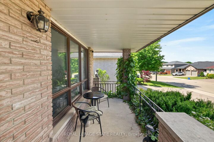15 Ellen Avenue — photo 1