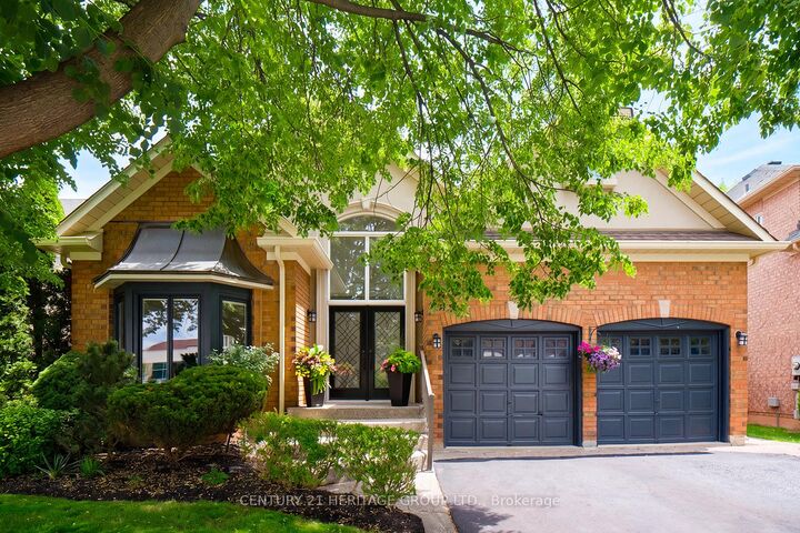 Photo de la propriété:  1018 Riverbank Way  ON L6H 6X1 
