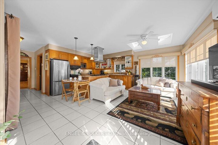 Property Photo: 528 St Lawrence Street ON K0C 2K0