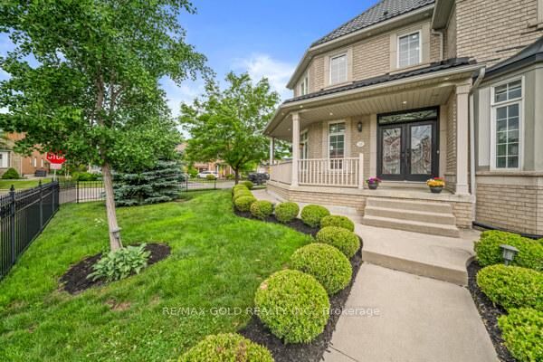Property Photo: 39 Trailhead Crescent ON L6R 3H2