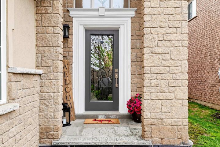 Property Photo: 174 Royal Valley Drive ON L7C 1C9