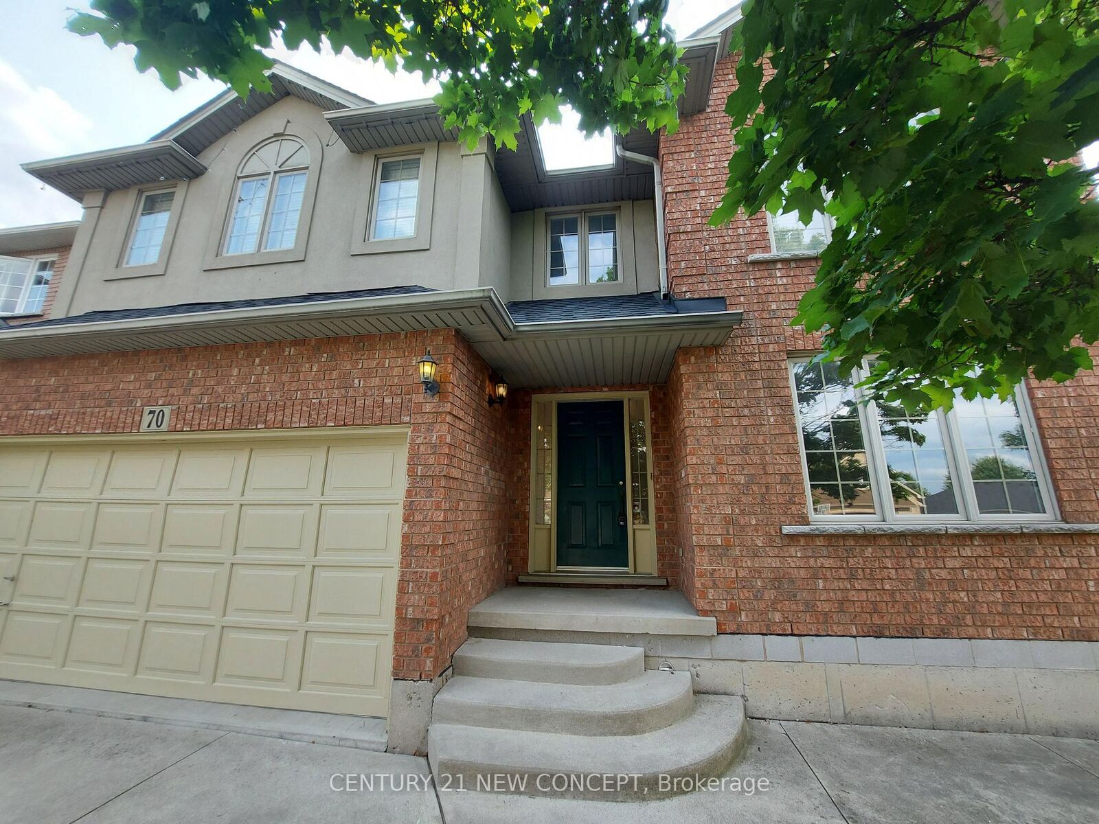Photo de la propriété: 70 Cabriolet Crescent ON L9K 1K6